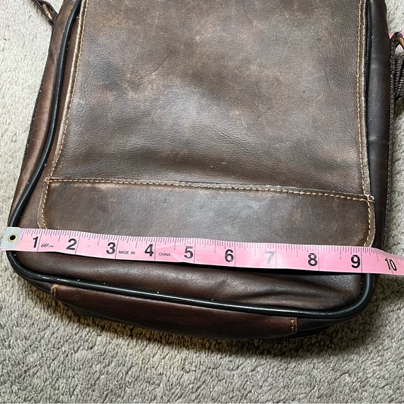 Vintage Wilsons Leather Crossbody Satchel Bag in Brown - Picture 11 of 14